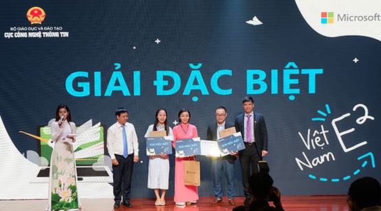 3 cá nhân được vinh danh tại Diễn đàn giáo dục 2020
