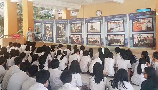 Mang bảo tàng về với trường học