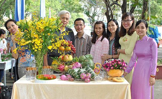 Chung tay chăm lo Tết cho giáo viên