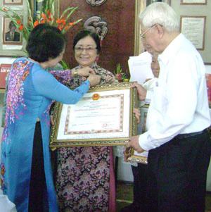 12 cán bộ Ban Trí vận nhận danh hiệu Anh hùng lực lượng vũ trang