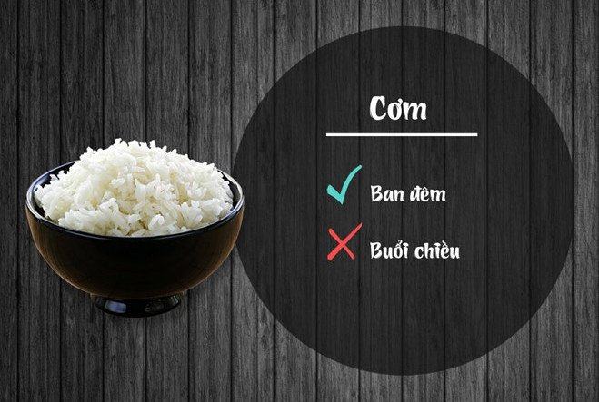 12 loại thực phẩm sẽ gây hại nếu ăn sai giờ