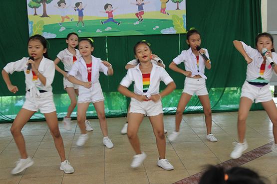 Dạy năng khiếu miễn phí cho thiếu nhi