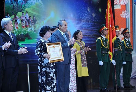 Quỹ học bổng Vừ A Dính: Đón nhận Huân chương Lao động hạng nhất – lần 2