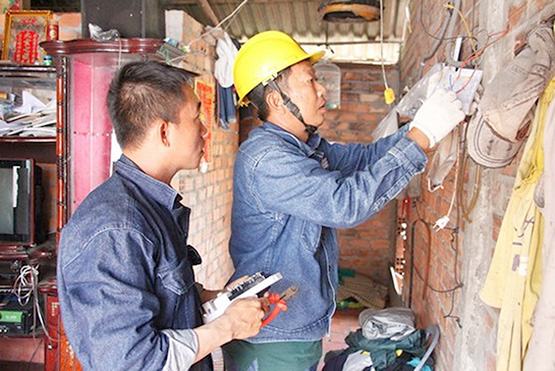 Sửa chữa điện miễn phí cho 16.000 hộ nghèo, chính sách