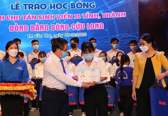 Đồng bằng sông Cửu Long: “Tiếp sức đến trường” cho 118 tân sinh viên