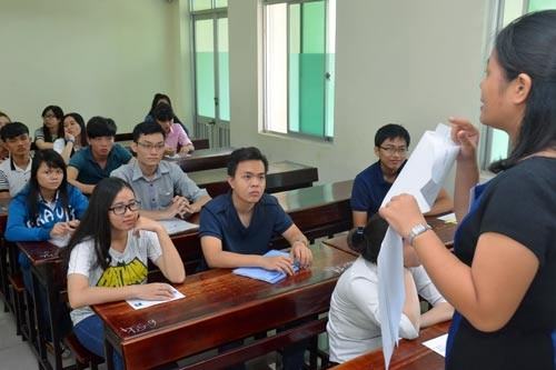 Việc bỏ điểm sàn cần có lộ trình cụ thể