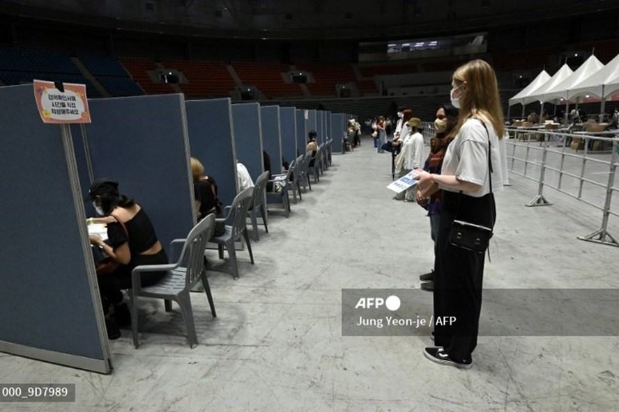 Hàn Quốc nâng hạn chế COVID-19 lên mức cao nhất ở thủ đô Seoul