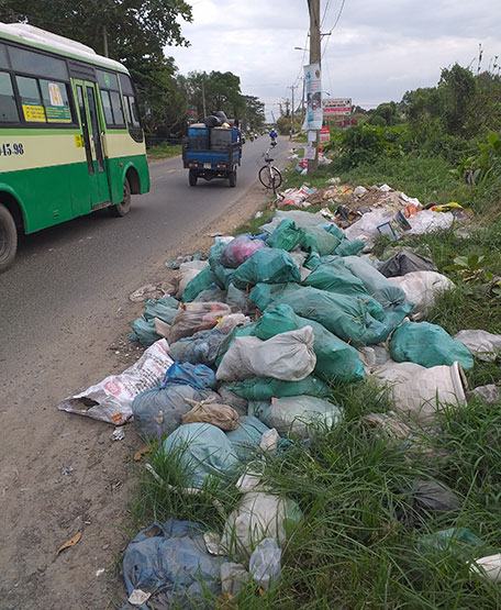 Ngập tràn bãi rác gây ô nhiễm