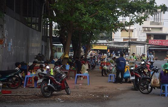 Người dân lơ là trong phòng, chống dịch Covid-19