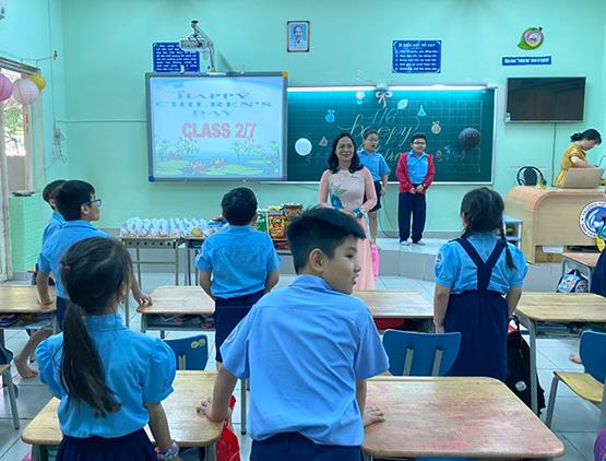 Học sinh vui trong Ngày quốc tế thiếu nhi