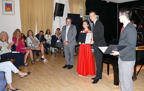 “Thần đồng piano”  chinh phục   đỉnh vinh quang