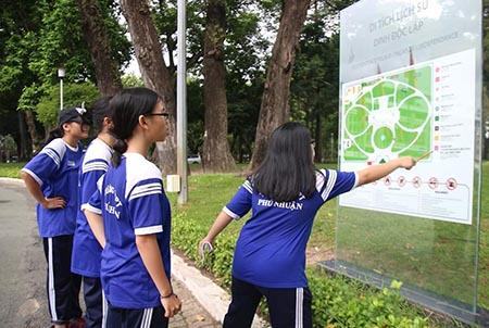 Cần quan tâm nhiều hơn tới việc “dạy người”