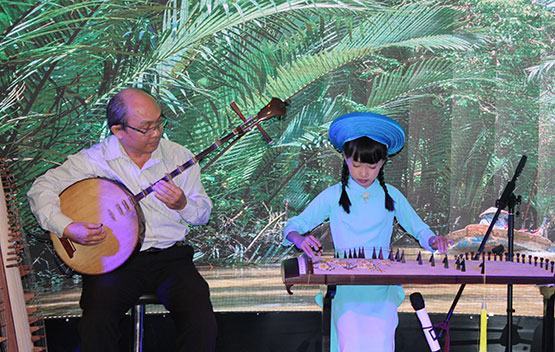 Tín hiệu vui cho đàn tranh Việt!