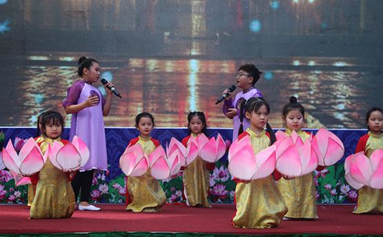 Đừng “bắt” con nổi tiếng quá sớm