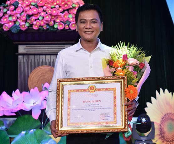 Người chiến sĩ trên mặt trận văn hóa