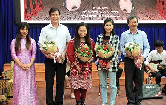 Người “tiếp bước trăm năm” cho sân khấu cải lương