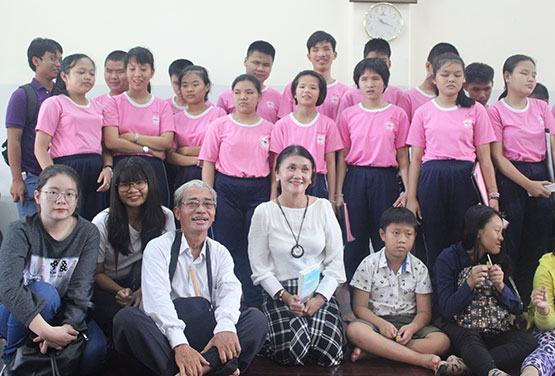 Ươm mầm tài năng văn chương