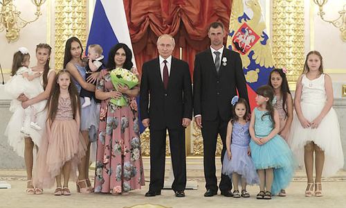 Tổng thống Putin và gia đình Syropyatov family