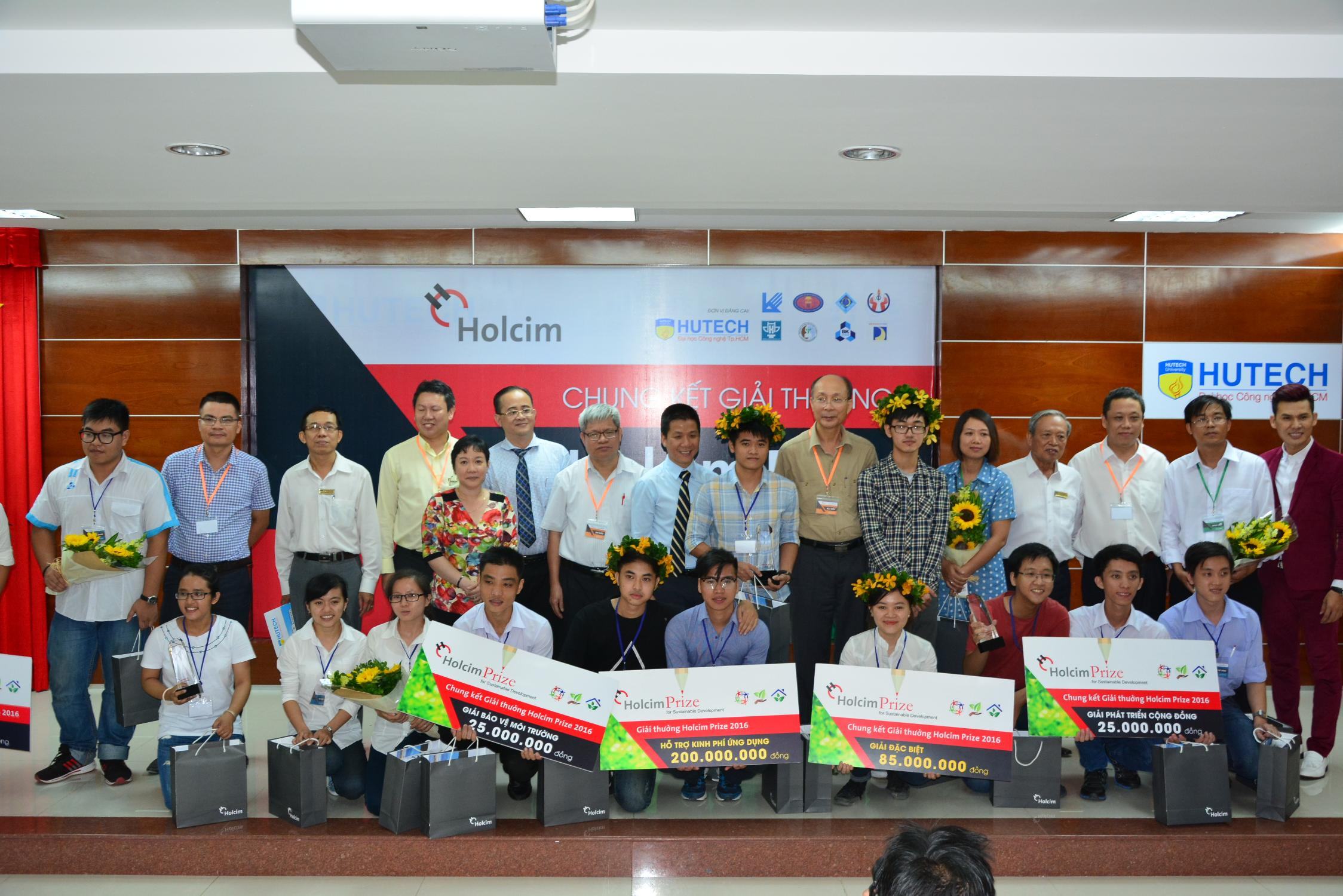 Sinh viên ĐH Kiến trúc Hà Nội đoạt Giải Ứng dụng cuộc thi Holcim Prize 2016