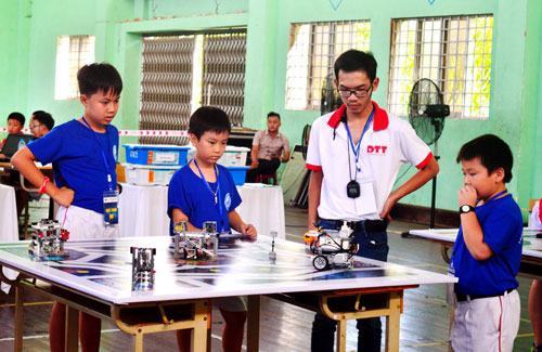 80 đội tuyển tham dự Ngày hội Robothon toàn quốc