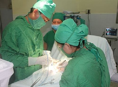 Nam giới có tử cung, buồng trứng