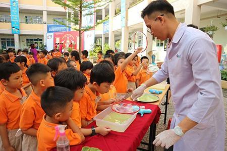 Không gây áp lực kiểm tra cuối năm với học sinh tiểu học