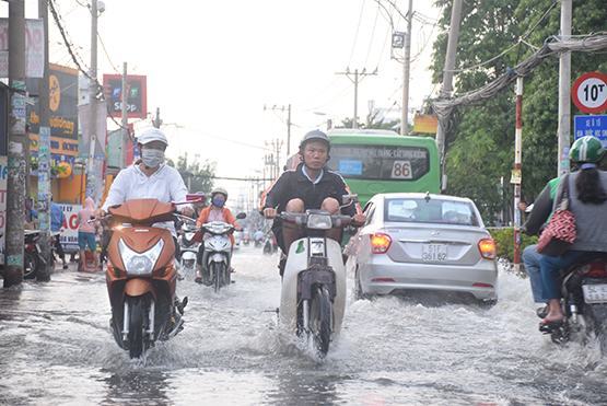 Đảm bảo an toàn cho người và phương tiện trong mùa mưa bão