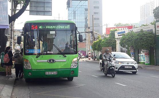 TP.HCM: Sắp có làn đường ưu tiên cho xe buýt