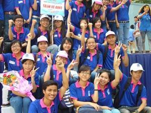 15 ngàn sinh viên ra quân hỗ trợ thí sinh đi thi