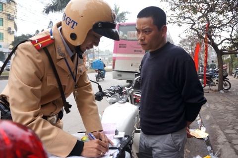 15 ngày, xử lý hơn 2.000 trường hợp phạm Luật Giao thông