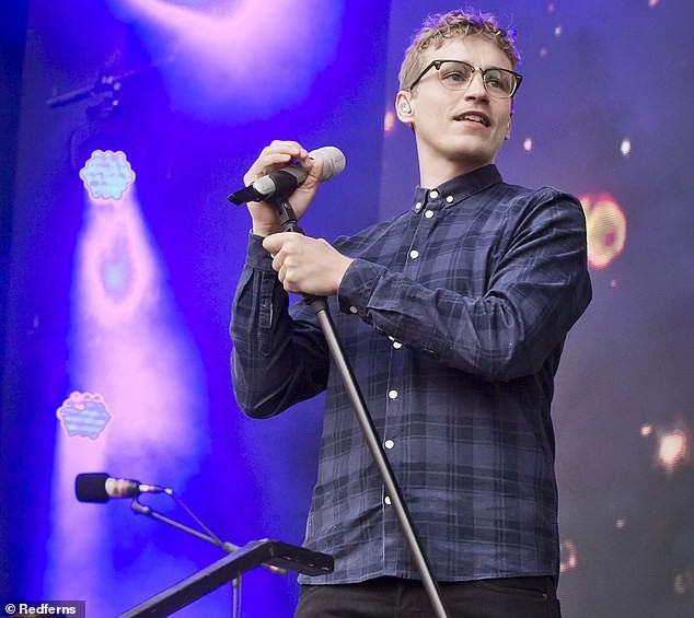 1.500 người tình nguyện tham gia đêm nhạc nghiên cứu về cách lây lan COVID-19 - ảnh 6