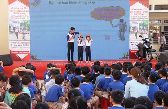 Hàng ngàn HS  tham gia “ATGT cho nụ cười trẻ thơ”