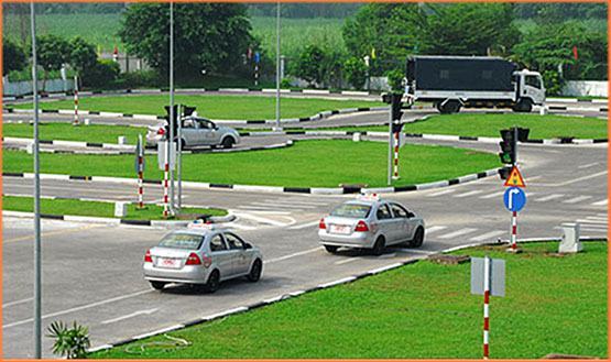 Giám sát thời gian học lý thuyết và thực hành của học viên bằng camera