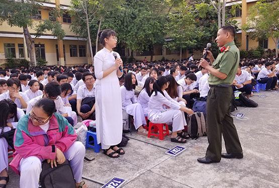 Tuyên truyền an toàn giao thông cho học sinh