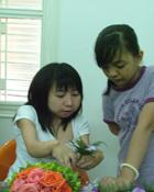 Hằng chỉ cách xe hoa cho bạn - Ảnh: N.Lịch