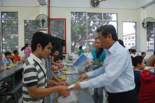 Chăm lo Tết cho CNVC-LĐ: Thấp nhất 500.000 đồng/người