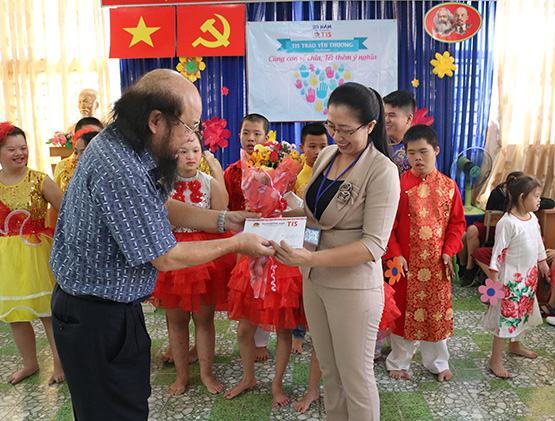 Xúc động Tết yêu thương