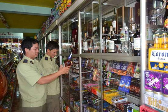 Quyết liệt kiểm tra, xử lý nghiêm hàng lậu, hàng giả