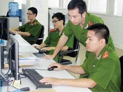 Xét xử nhóm chiếm đoạt hơn 61 tỷ đồng từ thẻ tín dụng