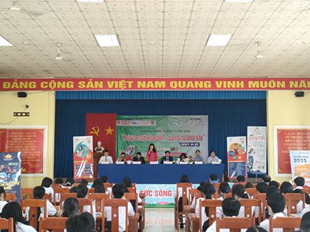 “Đúng ngành nghề – Sáng tương lai” cho học sinh tỉnh An Giang