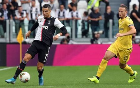 Ronaldo chưa sút phạt thành bàn lần nào cho Juventus