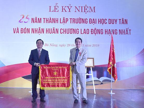 Nhà trường và doanh nghiệp: Hình thành mô hình hợp tác 2 bên cùng có lợi