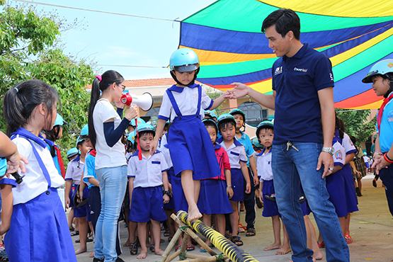 1.100 học sinh tham gia ngày hội Chúng em với an toàn giao thông
