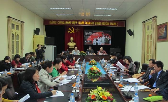 Dựng vở cải lương Hừng đông chào mừng Đại hội Đảng toàn quốc