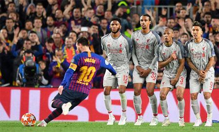 Messi tiết lộ bí quyết đá phạt