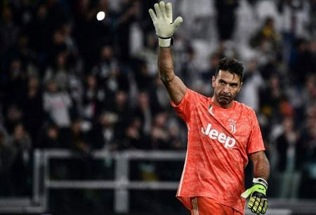 Quyết định rời Juventus, ‘Người nhện’ Buffon chưa muốn bỏ cuộc chơi ở tuổi 43