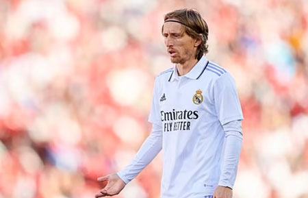 Real Madrid làm khó Luka Modric