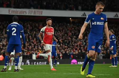 Ngoại hạng Anh: Hủy diệt Chelsea, Arsenal tạm chiếm ưu thế trong cuộc đua tay ba