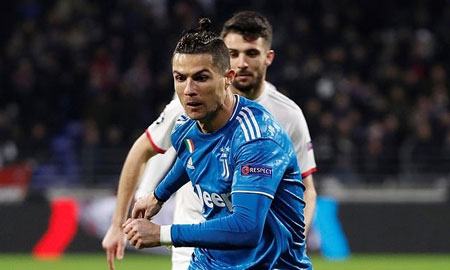 Juventus không sút trúng đích lần nào trước Lyon