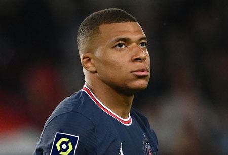 Căng thẳng gia tăng giữa Mbappe và PSG